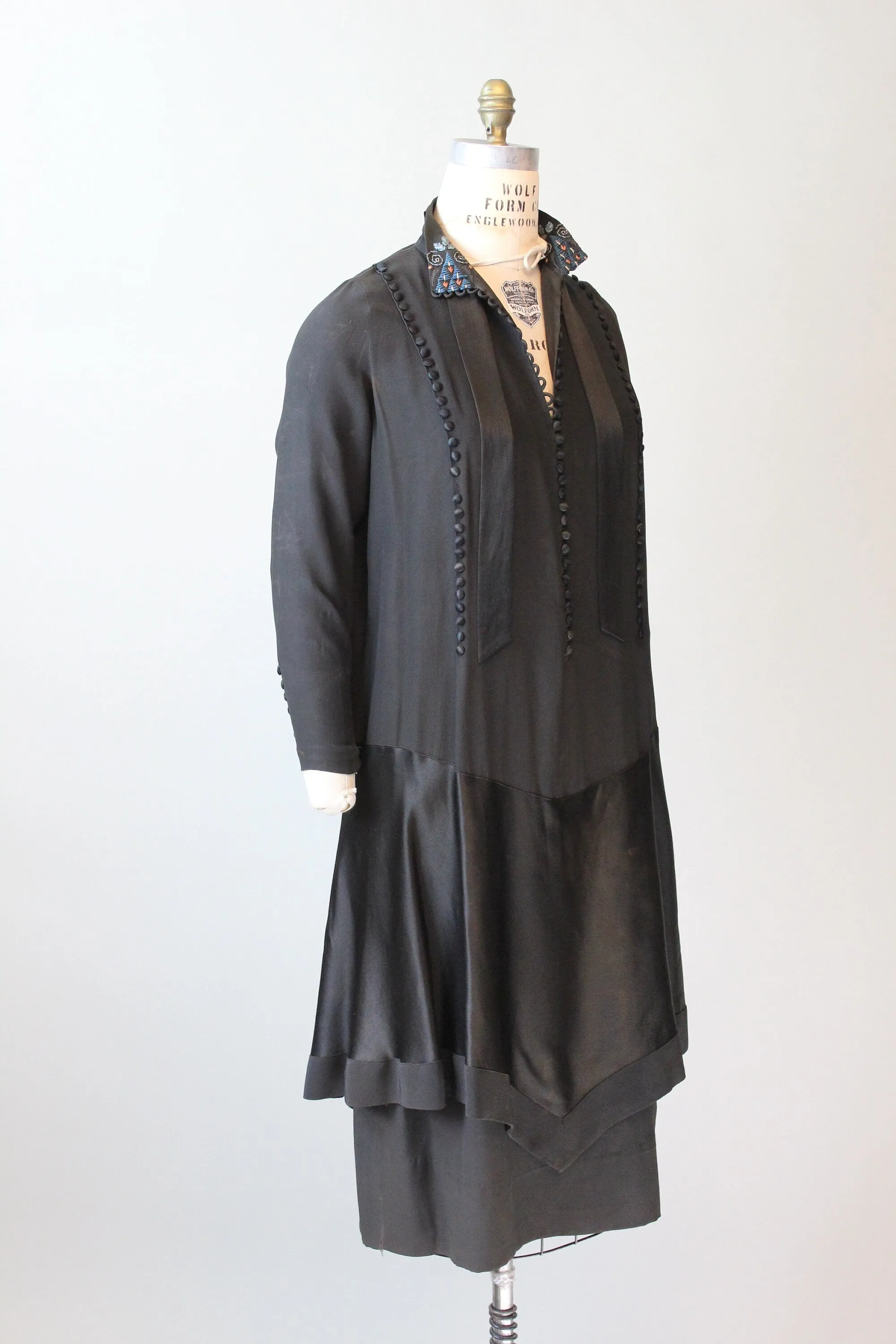 1920s SILK EMBROIDERED dress medium large | new fall winter