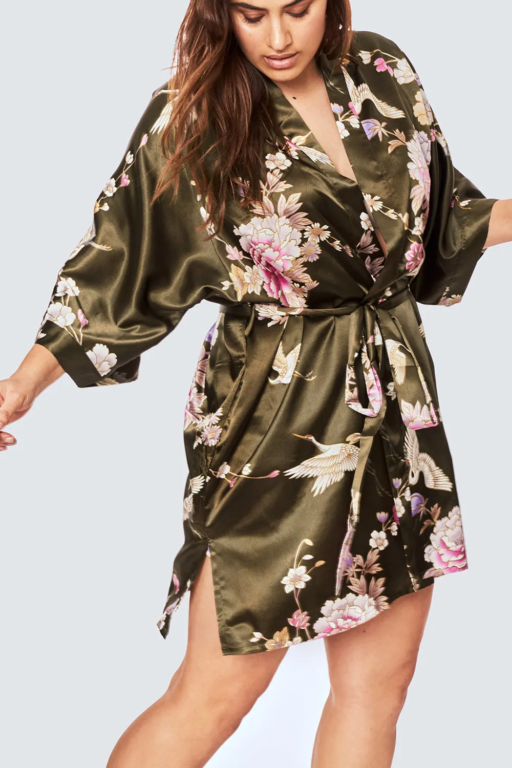 Chrysanthemum & Crane Short Kimono Robe (Plus Size)